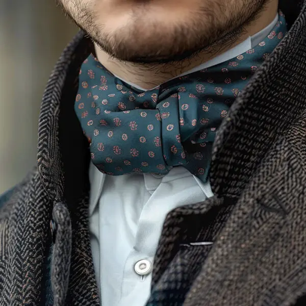 cravat type of tie